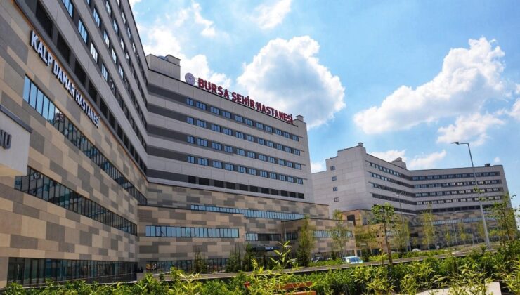 Bursa Şehir Hastanesinde kapalı akciğer kanseri ameliyatları başladı.