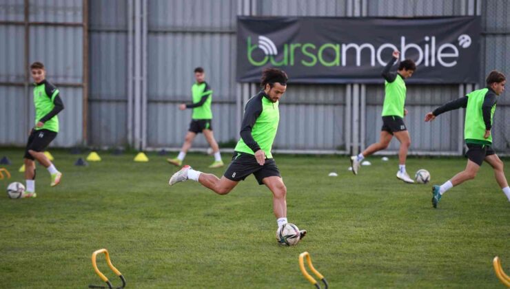 Bursaspor’da Gaziantep FK maç hazırlıkları sürüyor – Yeşil-beyazlı takım taktik çalıştı