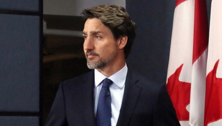 Kanada Başbakanı, uçakta maskesiz parti yapan gruba ‘Aptallar’ dedi!