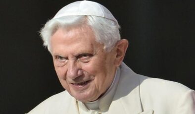 Papa, pedofili soruşturmasında yanlış ifade verdiğini kabul etti