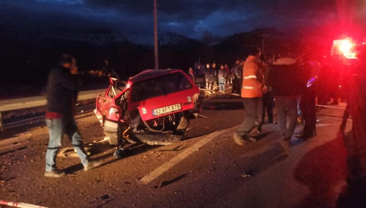 Konya’da otomobil ile pikap çarpıştı: 2 ölü, 3 yaralı