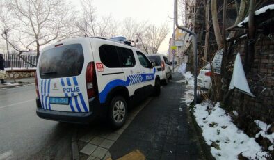 Bursa’da otobüse kartopu attığı için çocukları kovalayan şoför bıçaklandı