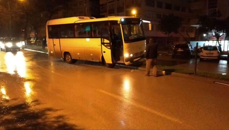 Bursa’da iki servis aracı kaza yaptı: 2 yaralı
